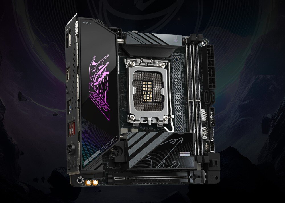 Płyta główna GIGABYTE Z890I Aorus Ultra Płyta główna mini-ITX z widocznymi portami wejścia-wyjścia po lewej stronie i gniazdem procesora pośrodku, na tle ciemnej grafiki z zielonymi i fioletowymi elementami, kompatybilność, chipset, format