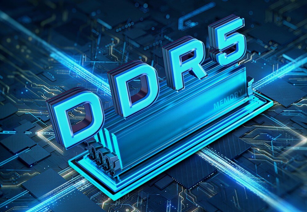 Płyta główna GIGABYTE Z890M Aorus Elite WiFi7 Ice Trójwymiarowy napis 'DDR5' świecący jasnoniebieskim światłem na tle modułów pamięci operacyjnej i cyfrowych wzorów