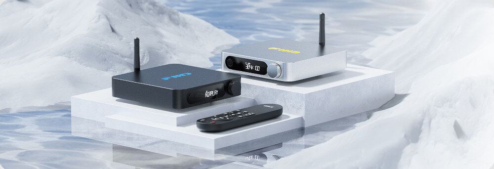 Odtwarzacz sieciowy FIIO SR11 wysokiej jakości audio streaming bezstratny, odtwarzacze sieciowe z pilotem stojące na białym postumencie