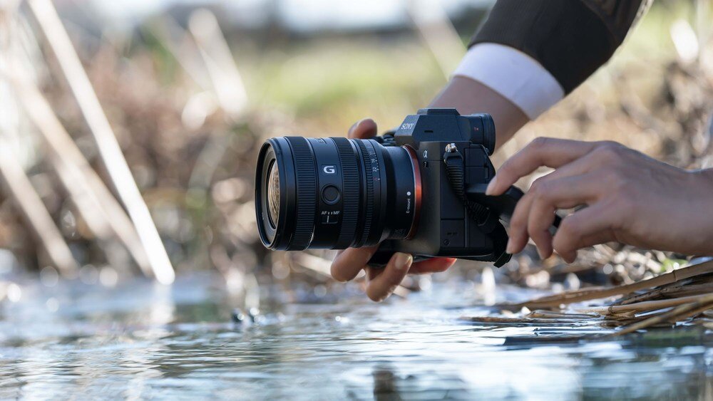 Obiektyw SONY FE 16-25 mm f-2.8 G slow motion 4K120p