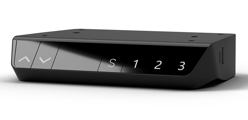 Stelaż biurka LVN SYSTEM Control Flex+ Czarny prezentacja kontrolera na białym tle pamięć 3 wysokości wbudowane porty USB-C USB-A