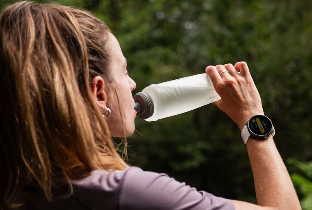 Smartwatch SUUNTO Race S ekran bateria czujniki zdrowie sport pasek ładowanie pojemność rozdzielczość łączność sterowanie krew puls rozmowy smartfon aplikacja