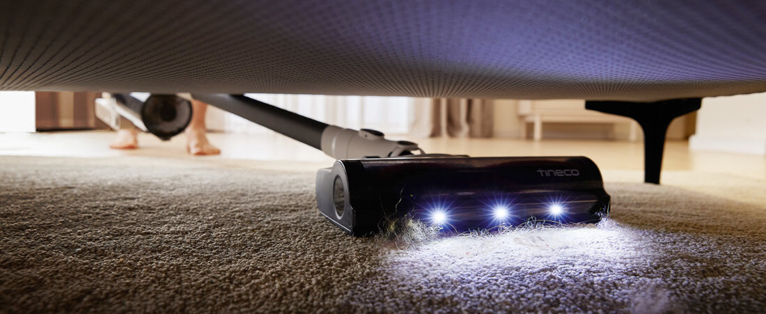 Odkurzacz TINECO A30S Plus w każdym zakamarku oświetlenie LED pod meblami w trudno dostępnych miejscach
