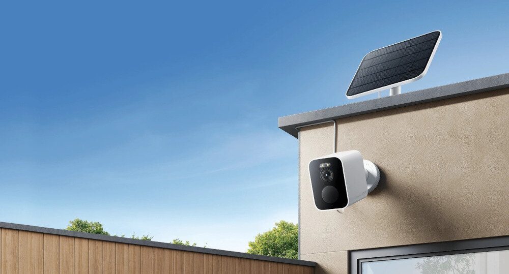 Kamera Xiaomi BW500 monitoring SI ochrona, kamera przymocowana do elewacji budynku