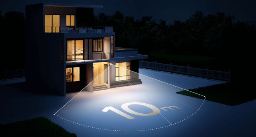 Kamera Xiaomi BW500 kolorowy tryb nocny podczerwień, budynek w nocy