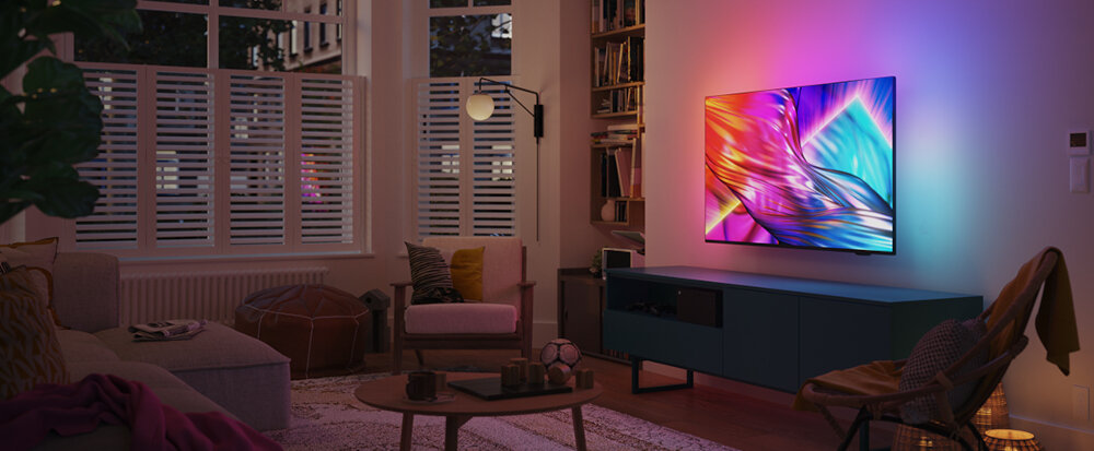 Telewizor PHILIPS 43PUS8919 - eko, telewizor powieszony na ścianie w salonie
