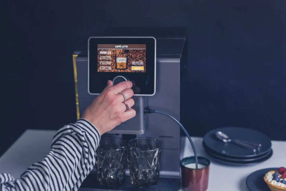 Ekspres NIVONA Nicr 970 Srebrny Indywidualny smak kawy Regulacja mocy w 5 poziomach temperatury w 4 stopniach dopasowanie preferencje personalizacja smak