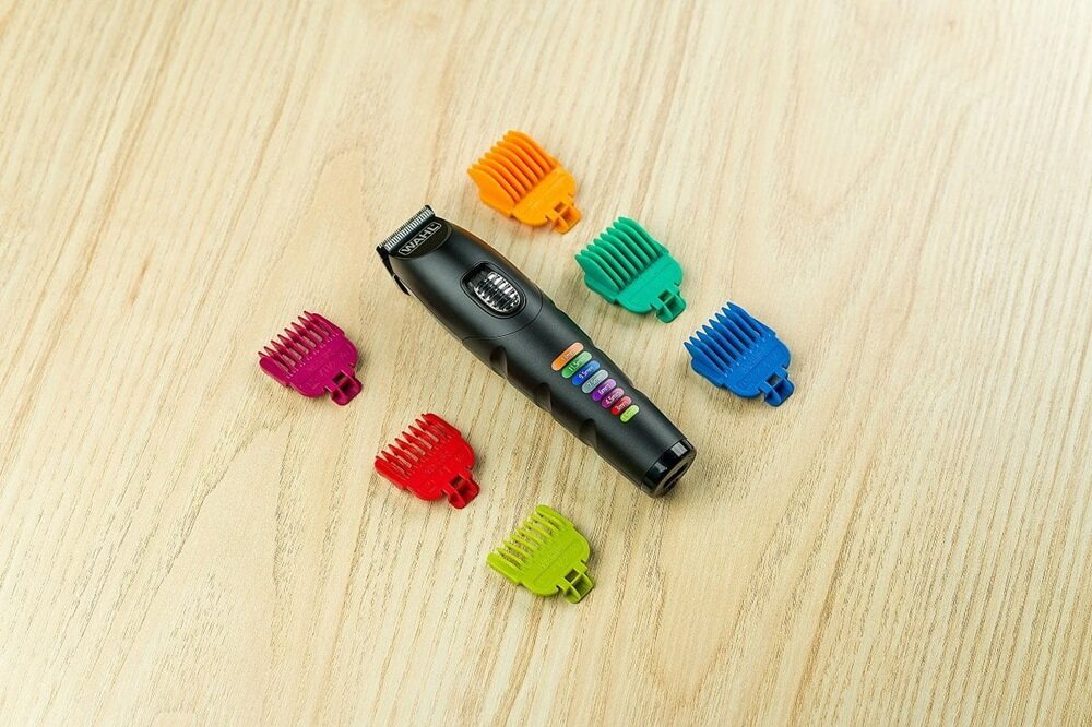 Trymer WAHL Color Trim Advanced 9893-0464, kolorowe nasadki trymera wokół urządzenia, system Color Coded