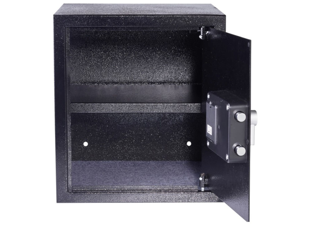 Sejf YALE YSV 390 DB2, przechowani, mechanizm, zamykanie, bateria, Sejf stoi pionowo z otwartymi drzwiczkami na wprost lewo skos na białym tle