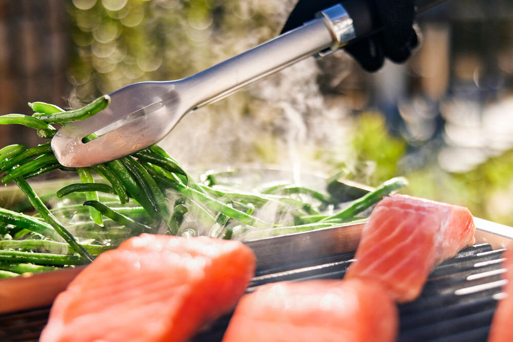 Grill elektryczny WEBER Lumin Compact Czerwony opiekanie wędzenie gotowanie na parze ustawienia