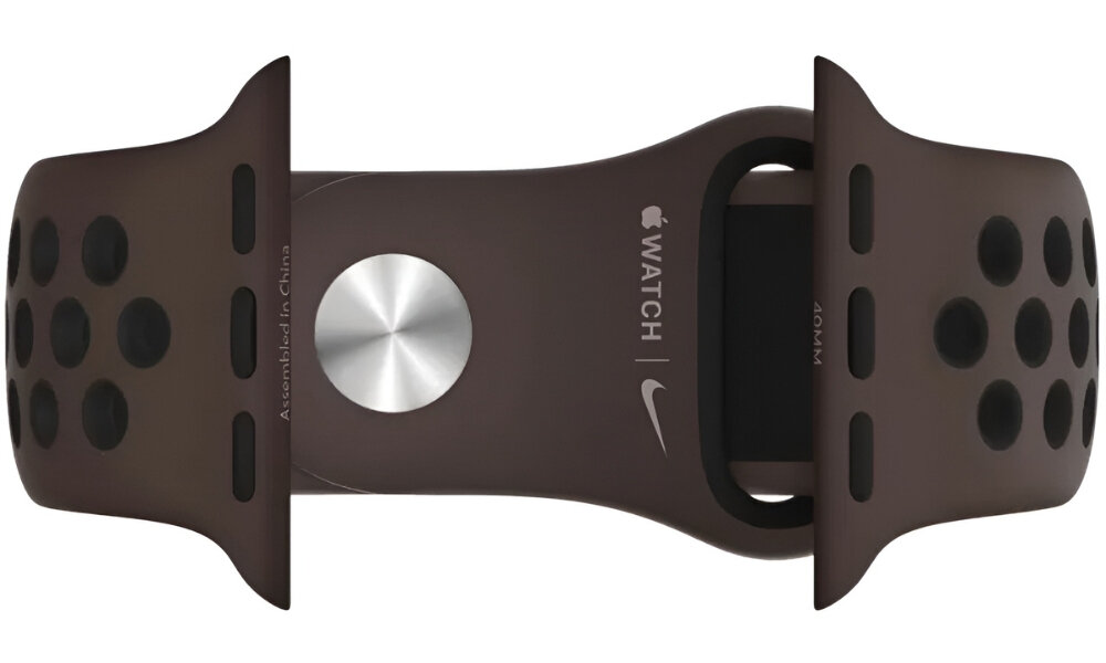 Pasek APPLE Nike Sport Brand do Apple Watch (38/40/41mm) Ciemnobrązowy, Swoboda i dopasowanie, Zegarek w poziomie, pokazany od tyłu na wprost