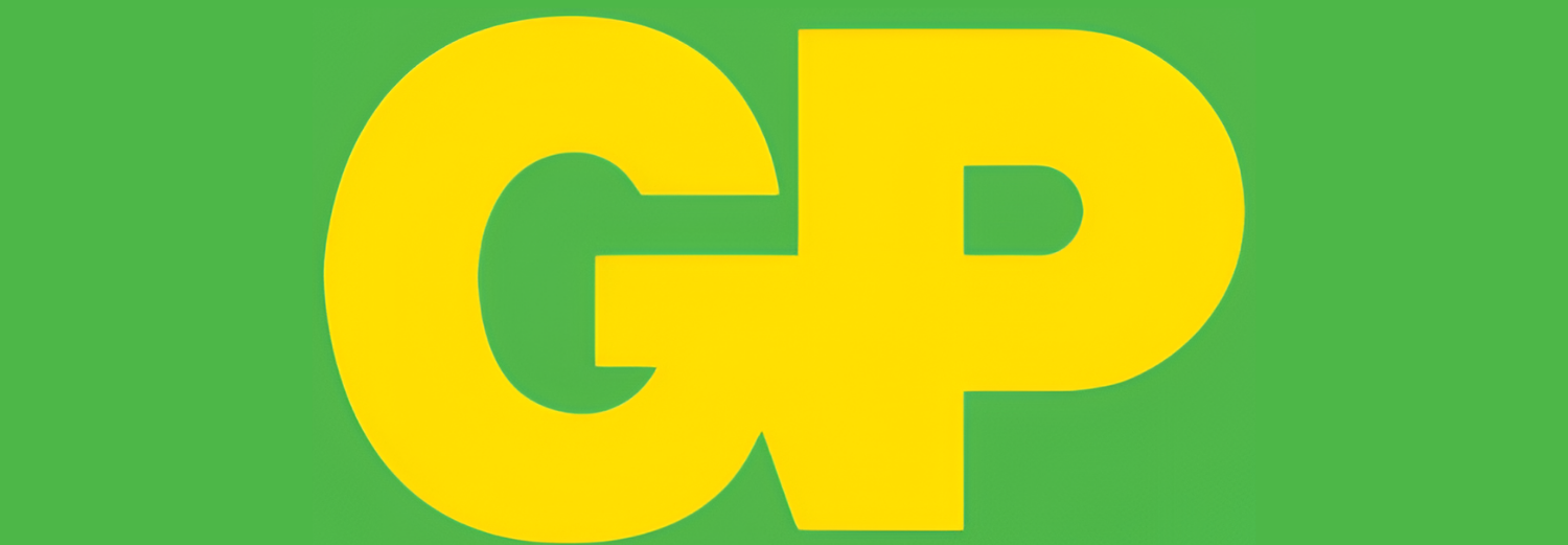 Logo GP w kolorze żółtym na zielonym tle.
