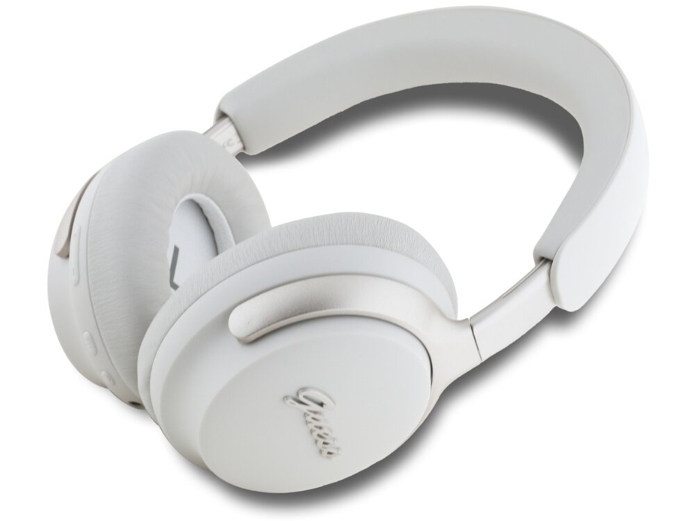 Słuchawki nauszne GUESS GUBHC22PSFCSME
 – eleganckie wykończenie i złote logo Guess, słuchawki po skosie na białym tle