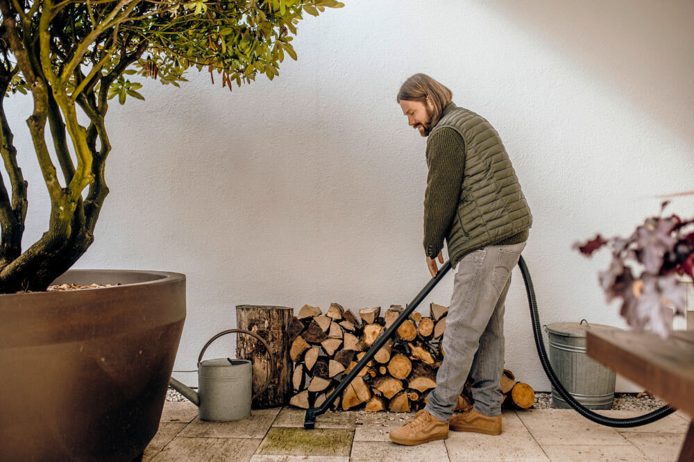 Odkurzacz warsztatowy KARCHER WD 3 V-15/4/20 1.628-121.0 zdjęcie lifestyle Moc do porządkowania warsztatu