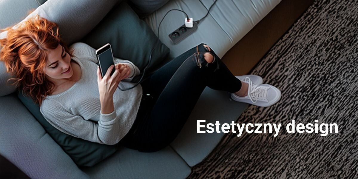 Listwa HAMA Standard 3GN (3m) Czarny
estetyczny wygląd, minimalistyczny wygląd, gładka powierzchnia,
kobieta siedząca na łóżku, a obok niej produkt z podłączoną ładowarką, biały napis Estetyczny design