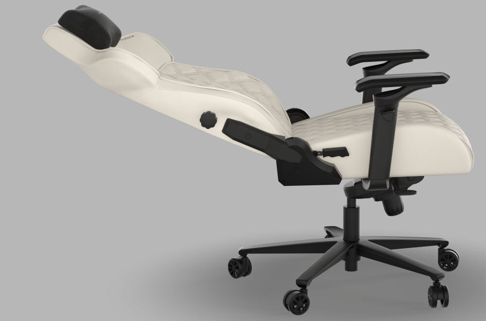 Fotel CORSAIR TC500 Luxe Kremowy fotel wyposażono w regulowane oparcie o wymiarach ok. 55 cm szerokości i ok. 80 cm wysokości możliwość płynnej regulacji kąta nachylenia od 90° do 160° na zdjęciu fotel w pozycji półleżącej na szarym tle