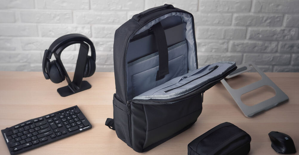 Plecak na laptopa NATEC Kudu Plus 15.6 cali Czarny dwie przestronne komory komora główna maksymalna przekątna 15,6 cala ochronna pianka zapięcie na rzep
przednia kieszeń z zamkiem błyskawicznym