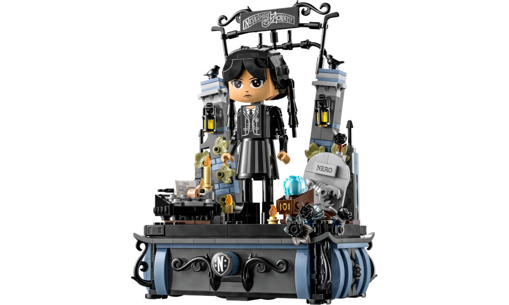 LEGO 76780 Wednesday Figurka Wednesday Addams figurka na białym tle zestaw inspiruje do tworzenia nowych opowieści i rozwija kreatywne myślenie połączenie zabawy z rozwijaniem zdolności twórczych