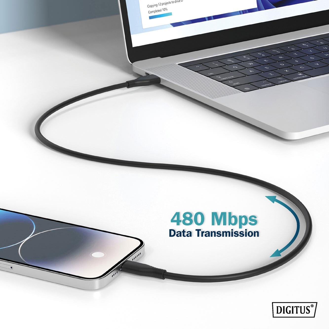 Na obrazie widać czarny kabel USB-C podłączony do laptopa i smartfona. Widoczny jest napis \'10 Gbps Data Transmission\' oraz logo \'DIGITUS\'.
