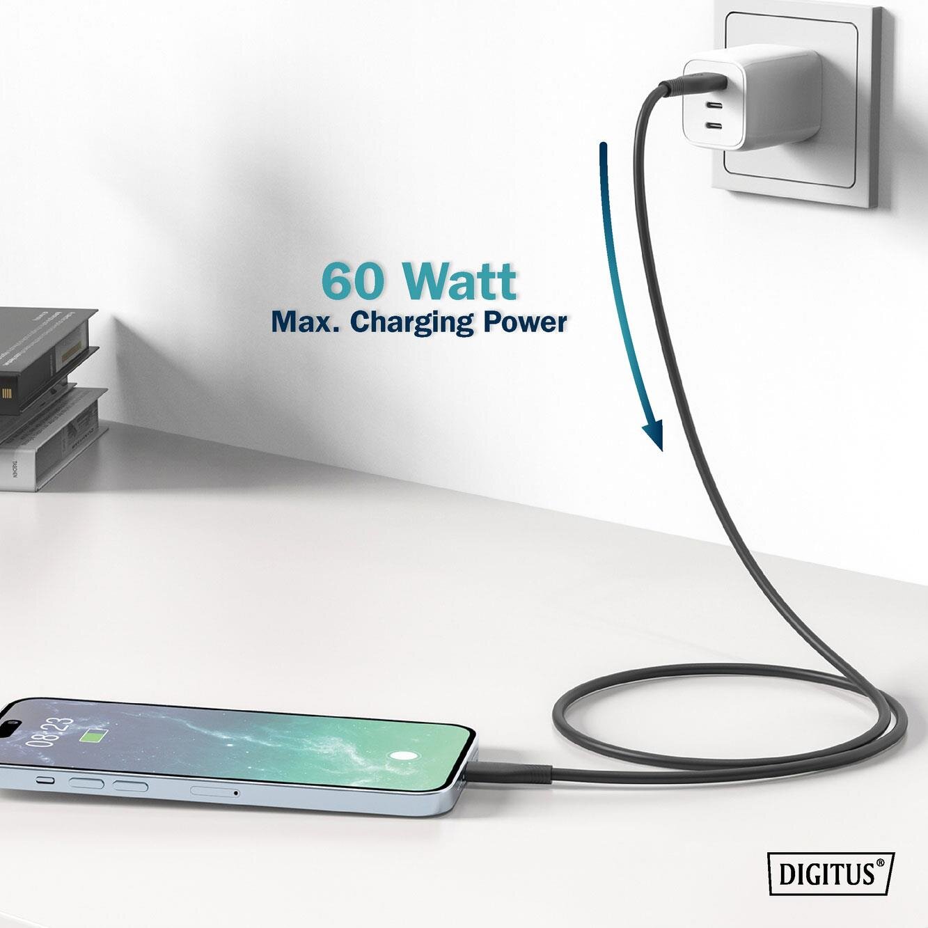 Na obrazie widać czarny kabel podłączony do smartfona i gniazdka elektrycznego. Widoczny jest tekst: \'60 Watt Max. Charging Power\' oraz logo \'DIGITUS\'.