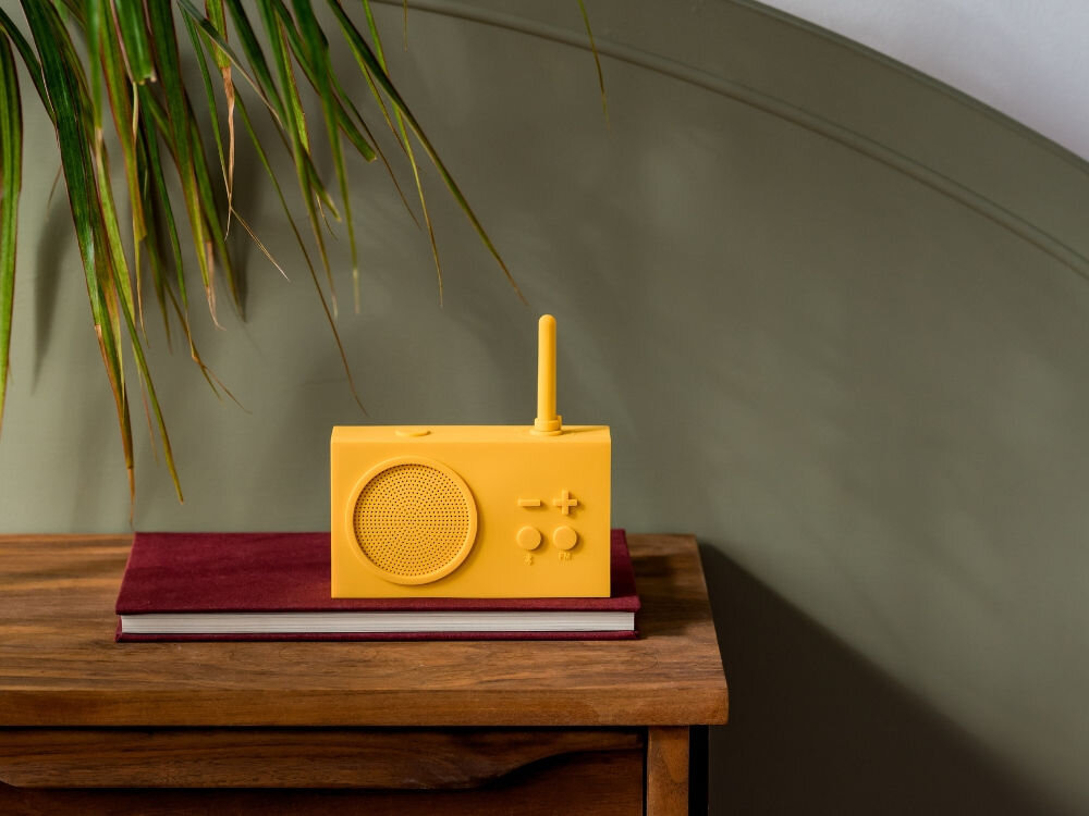 Radioodtwarzacz LEXON Tykho 3 LA119J8 Żółty
            radio na szafce radio fm zakres technologia bluetooth telefon laptop zasięg dom taras podróż