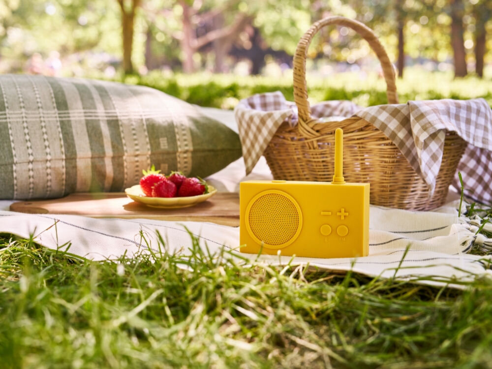 Radioodtwarzacz LEXON Tykho 3 LA119J8 Żółty
            radio na kocu lekkie poręczne akumulator czas pracy ładowanie usb-c kompaktowy