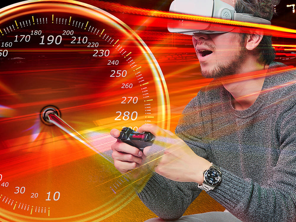 Osoba w goglach VR trzyma kontroler, a obok widoczny prędkościomierz wskazujący wysoką prędkość, symbolizującą szybkie Wi-Fi 6.