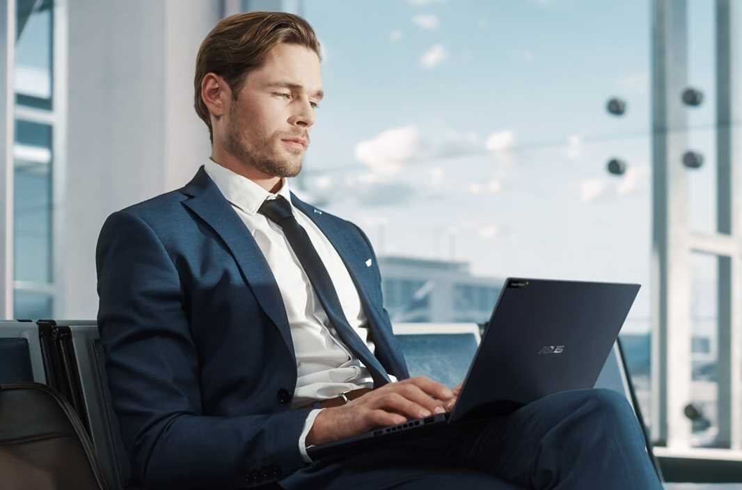 Laptop ExpertBook B9 B9403 - AdaptiveLock 