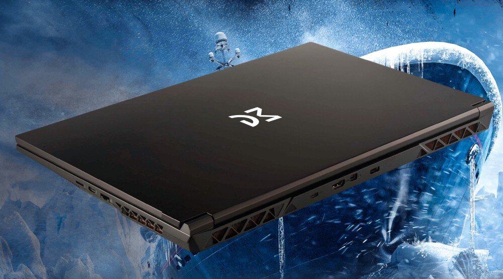 Laptop DREAMMACHINES RG4060 z logo gamingowym, prezentowany na statku. chłodzenie temperatura ciepło