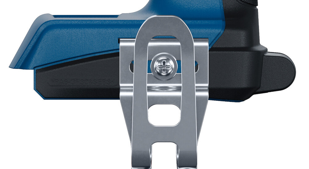 Klucz udarowy BOSCH GDS 18V-750 zbliżenie na zaczep białe tło dwie diody LED dobra widoczność miejsca pracy wskaźnik stanu akumulatora bieżąca kontrola poziomu energii zaczep do paska wspiera mobilność silnik bezszczotkowy stabilna praca przy dużych obciążeniach sprzyja efektywnemu wykorzystaniu energii z akumulatora