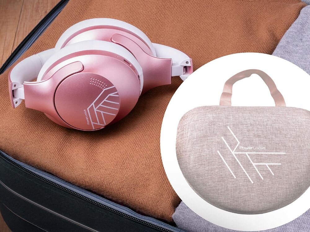 Słuchawki nauszne POWERLOCUS P3 ponad 50 godzin pracy USB-C kabel AUX, słuchawki wraz z etui leżące w walizce