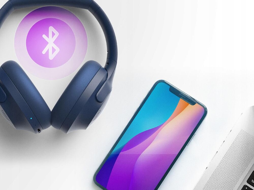 Słuchawki nauszne POWERLOCUS P3 Bluetooth 5.3 mikrofon redukcja szumów, słuchawki nauszne od frontu oraz smartfon na jasnym tle, logo Bluetooth