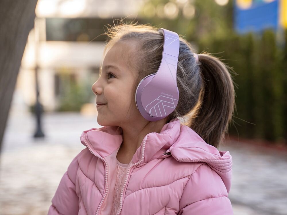 Słuchawki nauszne POWERLOCUS P2 Kids składana konstrukcja etui wytrzymałość, dziecko z założonymi słuchawkami nausznymi
