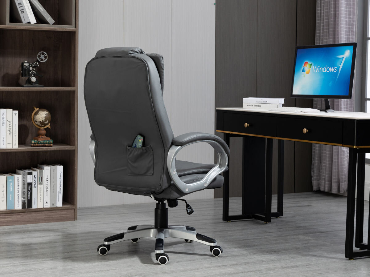 Fotel ACTIVEJET YK7304 Szary Podgrzewany z masażem, bół, redukcja, wysokośc regulacja, fotel na środku pokoju skierowany w stronę biurka