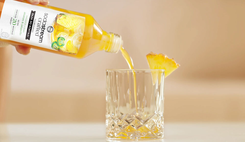Syrop SODASTREAM Crafted Ananas i Jalapeno 330 ml proste w przygotowaniu dodanie wody gazowanej opcjonalnie ulubione dodatki lub alkohol mistrzowskie koktajle i moktajle przygotowanie około 20 napojów o pojemności 175 ml