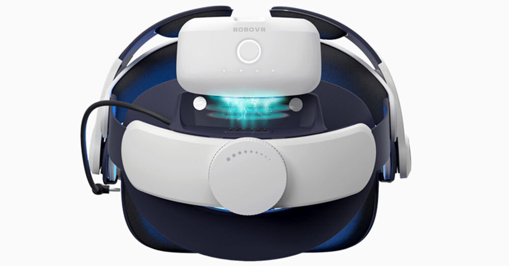 Dodatkowy akumulator BOBOVR B2 wizualizacja wpinania akumulatora do gogli VR jasne tło szybkie i bezpieczne ładowanie czas ładowania zabezpieczenia chroniące bezpieczne użytkowanie hot swap wymiana baterii bez wyłączania gogli