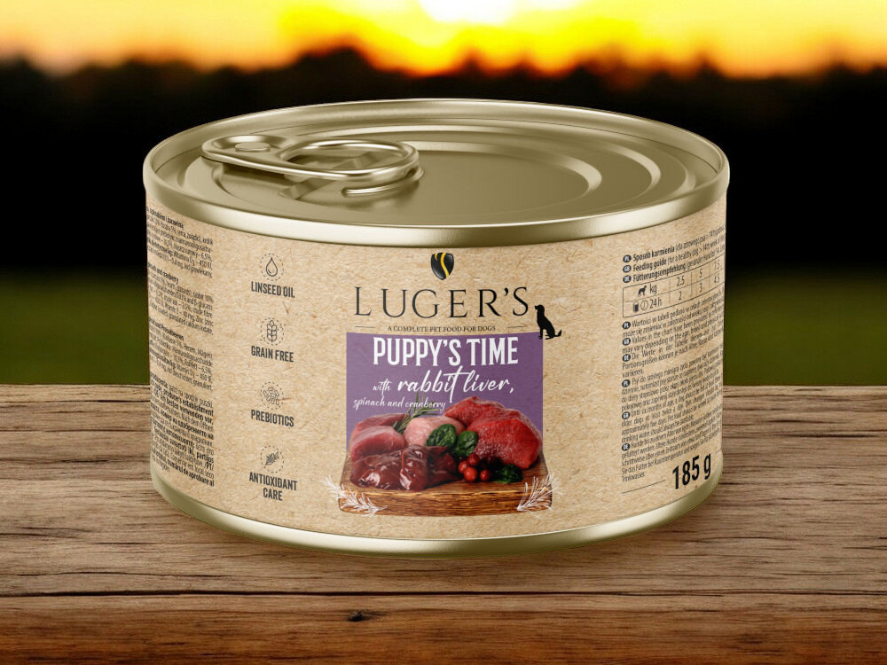 Karma dla psa LUGER'S Puppy's Time z wątróbką z królika, szpinakiem i żurawin 185 g karma w puszce na blacie