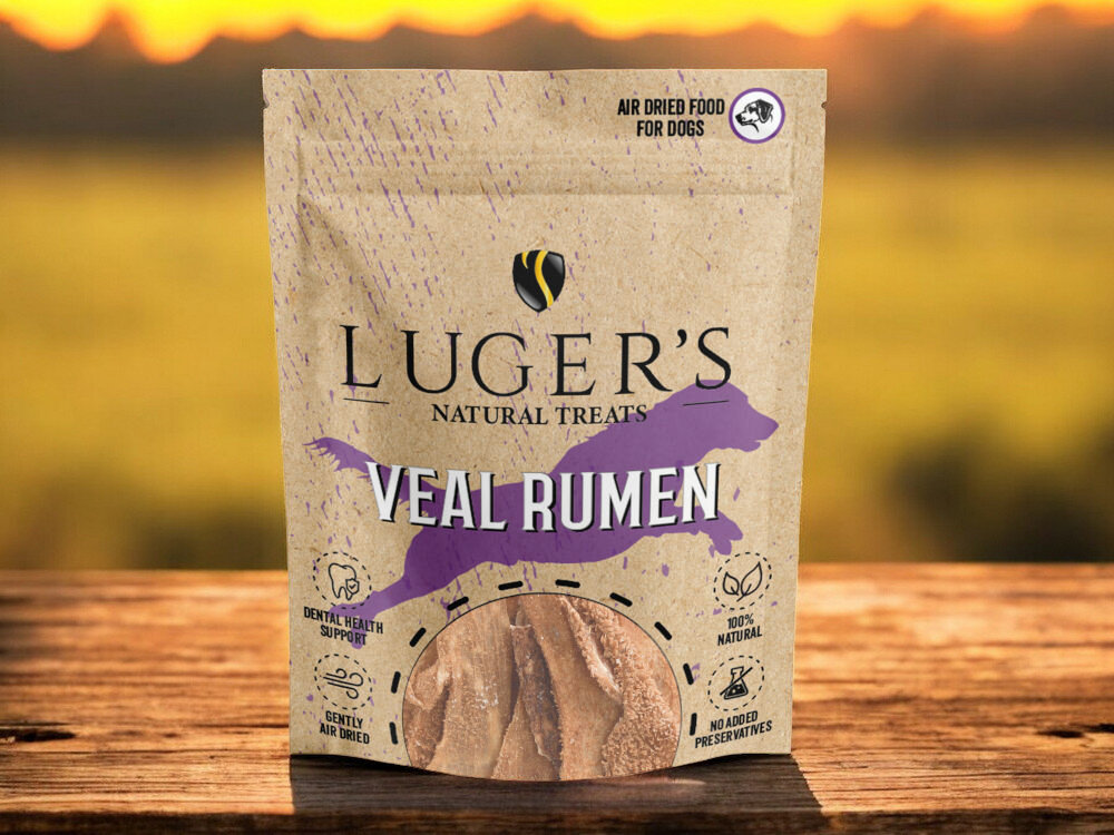 Gryzak dla psa LUGER’S Natural Treats Żwacze cielęce 100 g na blacie