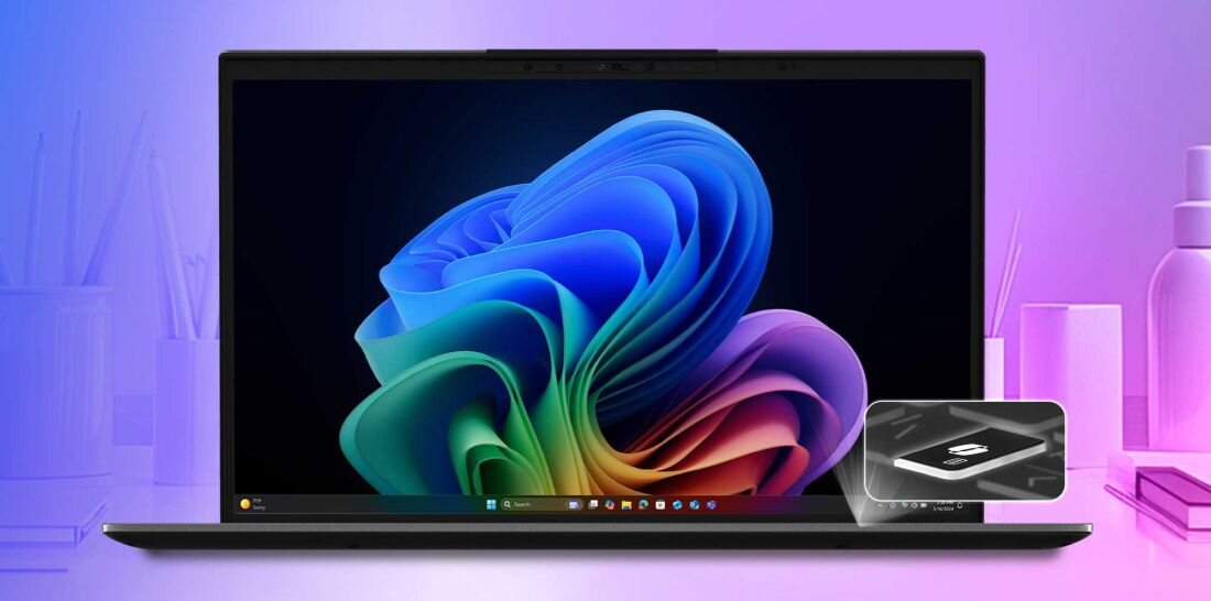 Laptop MSI Prestige 13 AI Evo z wyświetlaczem prezentującym pulpit Windows 11 z kolorową tapetą, zbliżenie na dedykowany klawisz Copilot na klawiaturze, certyfikat Intel Evo Edition w prawym górnym rogu. - Copilot, MSI AI Engine  