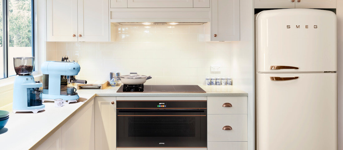 Młynek do kawy SMEG CGF11WHEU do różnych metod parzenia Regulacja grubości mielenia w ekspresach kolbowych, przelewowych, kawiarkach moka i French pressach