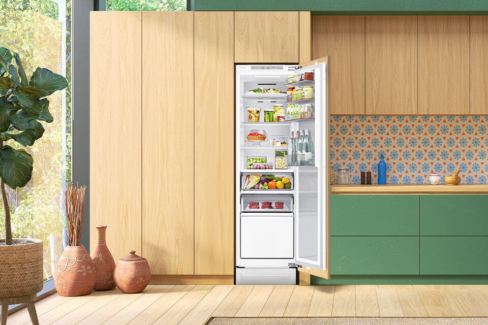 Jednodrzwiowa chłodziarko-zamrażarka do zabudowy BRD27713EWW/EF dostępna w Media Expert Jednodrzwiowa chłodziarko-zamrażarka do zabudowy BRD27713EWW/EF dostępna w Media Expert