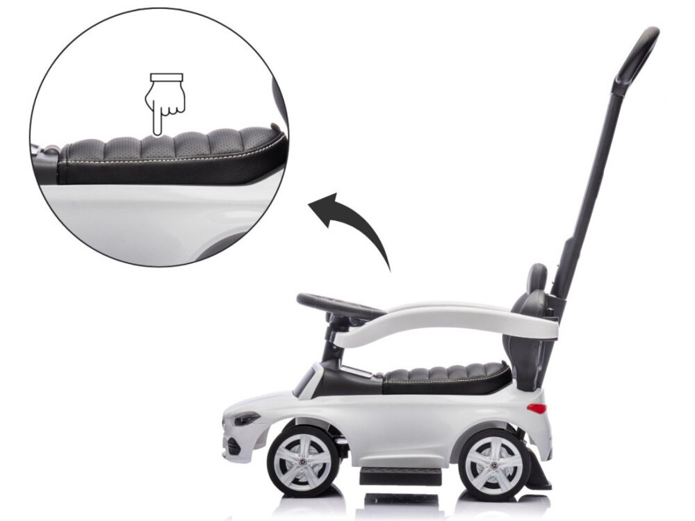 Jeździk MILLY MALLY Mercedes Benz C-Class Deluxe Biały jeździk na białym tle widoczny z boku obok w kółku zbliżenie na siedzisko wygodne siedzisko z ekoskóry z oparciem stabilna pozycja barierki oraz stopka zabezpieczająca chronią przed przypadkowym wywróceniem bezpieczeństwo