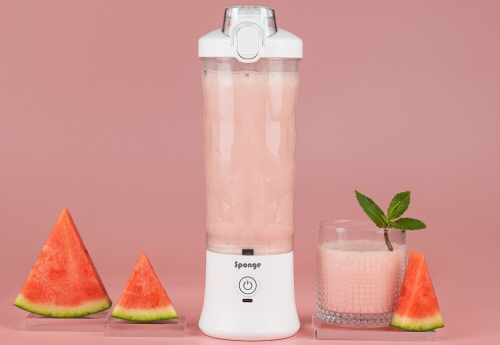 Blender personalny SPONGE SPONBLW01 Sterowanie bez komplikacji Intuicyjny przycisk czytelny wskaźnik LED obsługa sygnalizuje nieprawidłowe ustawienie poziom naładowania