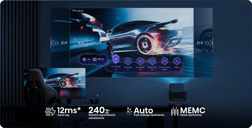 Projektor wyświetla grę wyścigową z menu ustawień dla graczy. U dołu widoczne ikony i parametry: 12ms Input Lag, 240Hz, Auto oraz MEMC.