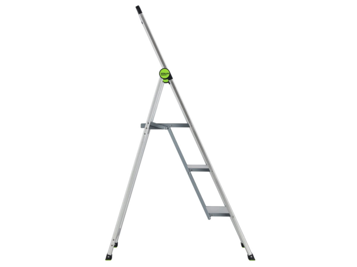 Drabina STALCO PERFECT S020140512 (1.41 m), forma, lekka, wysokość, przestrzeń, na białym tle drabina w pełni rozstawiona od boku