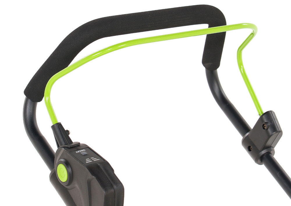 Kosiarka akumulatorowa NAC LB40-37-2B40-S zbliżenie na uchwyt komfortowy uchwyt miękkie wykończenie pewny chwyt chroni dłonie przed odciskami i otarciami uchwyt można złożyć