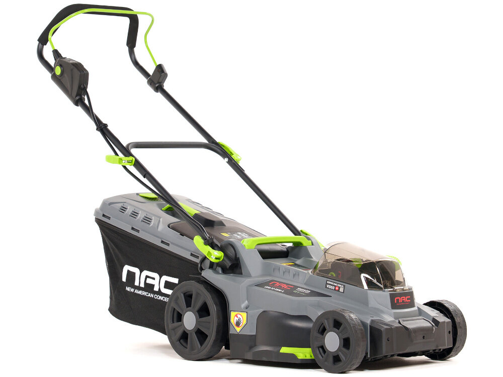Kosiarka akumulatorowa NAC LB40-37-2B40-S kosiarka na białym tle widoczna od przodu pod skosem trzy tryby pracy wyrzut do kosza wyrzut tylny bez kosza funkcja mulczowania praktyczna zaślepka mulczująca funkcja mulczowania naturalny nawóz dla trawnika uniwersalność