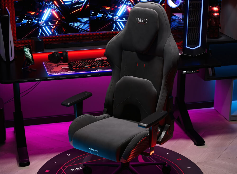 Fotel DIABLO CHAIRS X-One 2.0 Prime Czarny prezentacja fotela na tle pokoju ergonomia estetyka dynamiczna konstrukcja detale