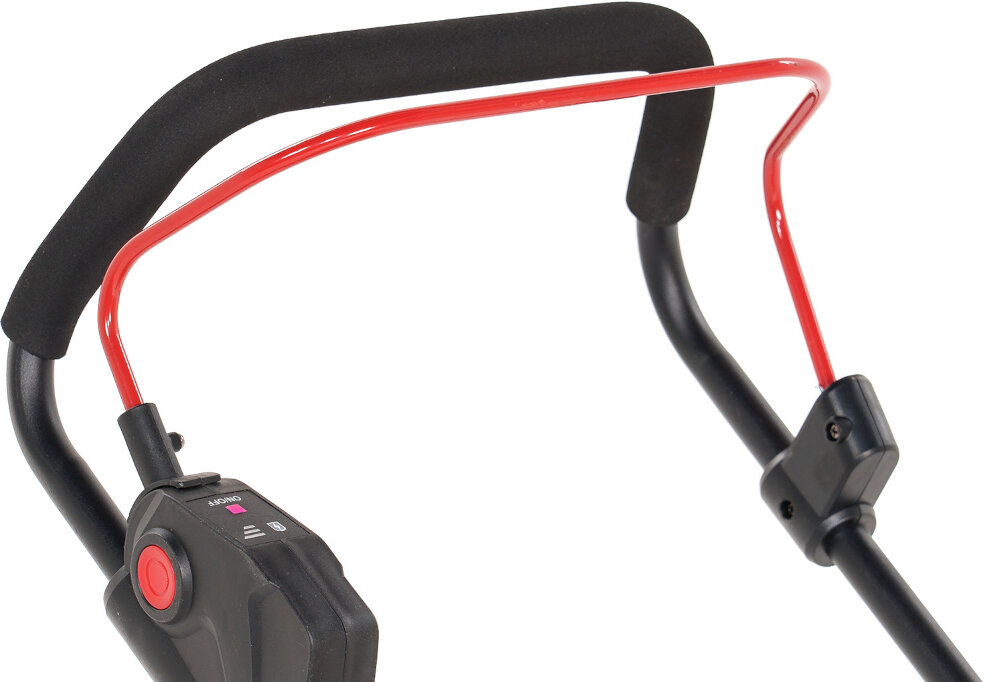 Kosiarka akumulatorowa NAC MEX33-B40-20V zbliżenie na uchwyt komfortowy uchwyt miękkie wykończenie pewny chwyt chroni dłonie przed odciskami i otarciami uchwyt można złożyć