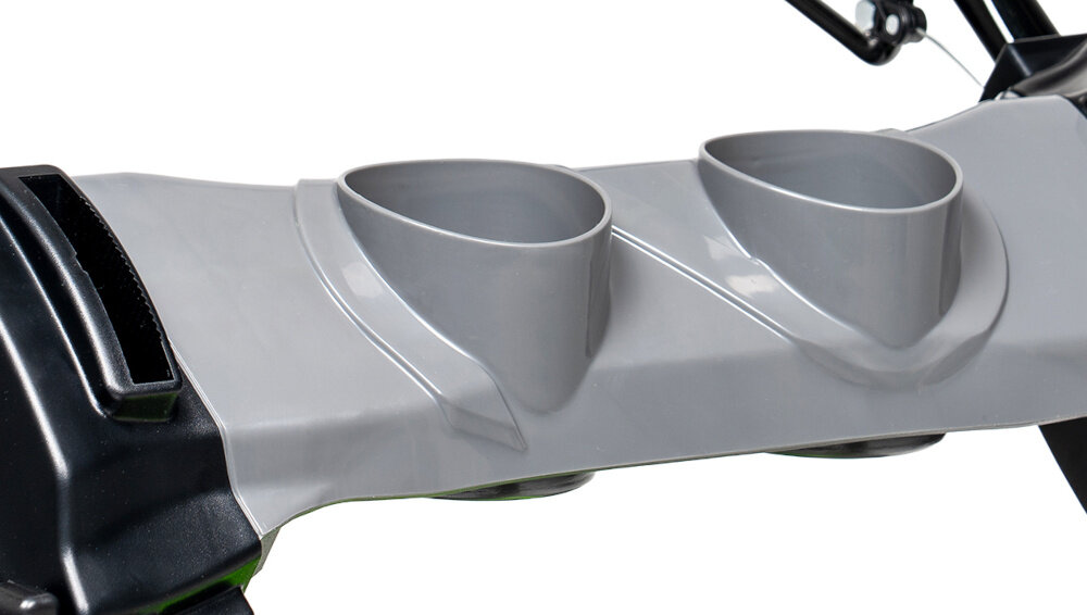 Kosiarka spalinowa NAC LS53-196-HSD-SE z napędem 530mm 3.1kW zbliżenie na panel na napoje panel na napoje komfort pracy uchwyt na akcesoria ułatwia przechowywanie szybki dostęp do niezbędnych narzędzi